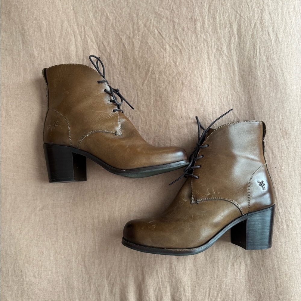 Frye Kendall Chukka Boots